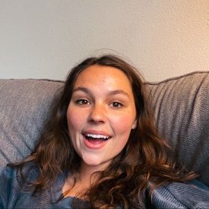 Meet your Posher, Caroline